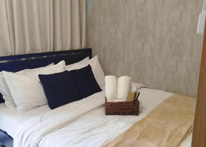 Classy And Cozy Staycation Near Moa Manila